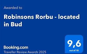 Robinsons Rorbu - Located In Bud
